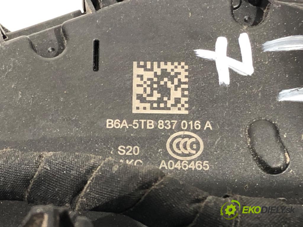 SKODA KAROQ SUV 2018 85 kW 1.6 TDI 1598 zámok dveře pravý přední část 5TB837016A