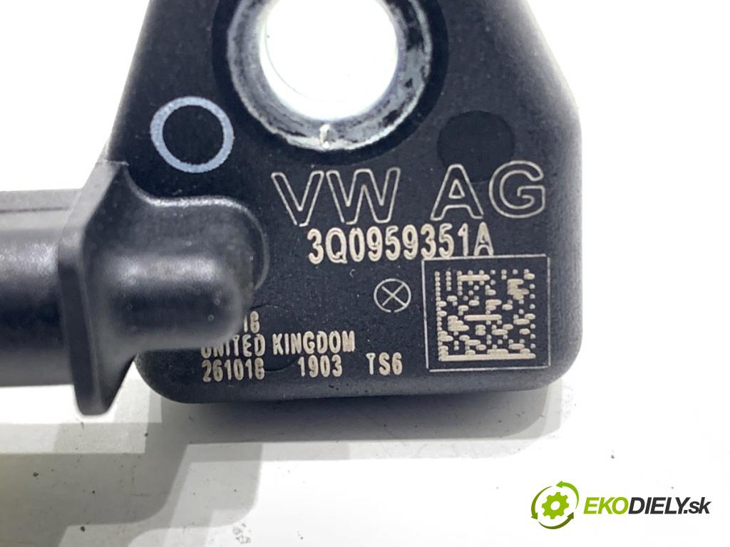 SKODA KAROQ SUV 2018 85 kW 1.6 TDI 1598 Snímač nárazu 3Q0959351A (Snímač nárazu)