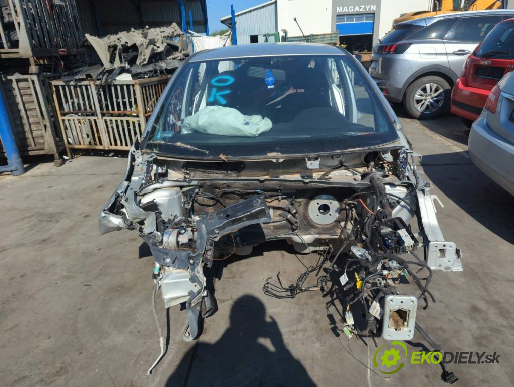 OPEL CORSA E liftback 2018 55 kW 1.4 (08, 68) 1398 KAROSERIA ČTVRŤÁK blatník zadní část levý pravý práh střecha PODŁUŻNICA levý pravý