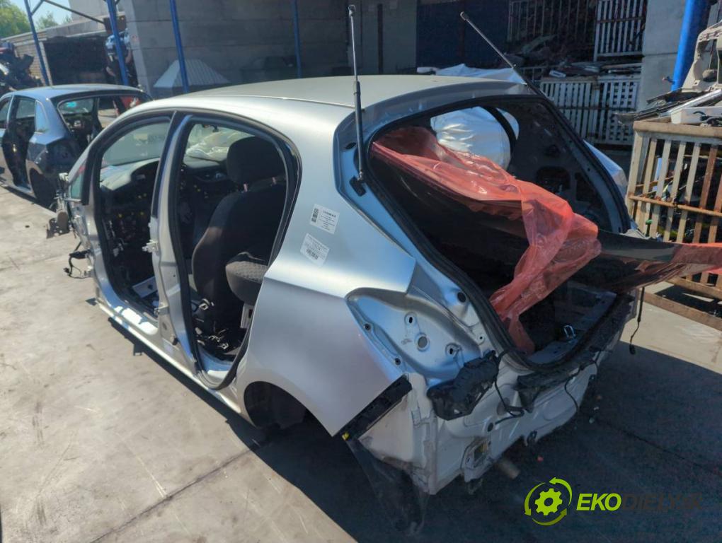 OPEL CORSA E liftback 2018 55 kW 1.4 (08, 68) 1398 KAROSERIA ČTVRŤÁK blatník zadní část levý pravý práh střecha PODŁUŻNICA levý pravý