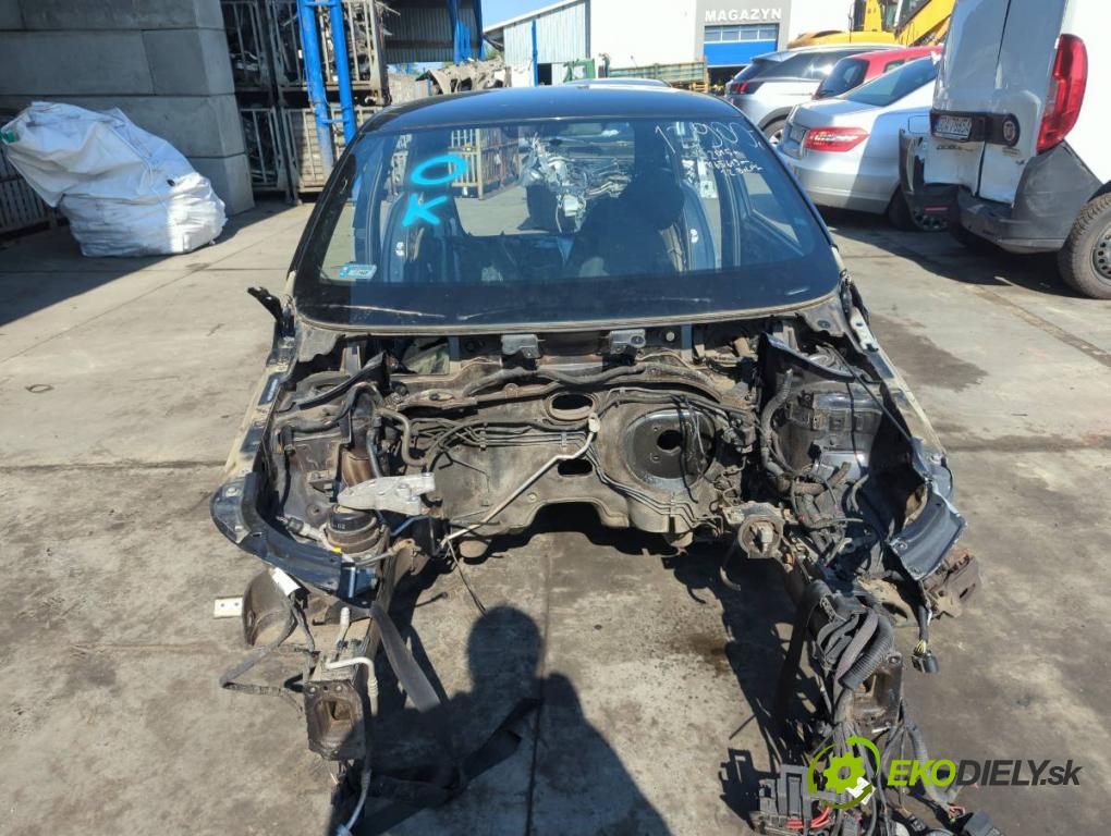 SKODA RAPID liftback 2015 55 kW 1.2 1198 KAROSERIA ČTVRŤÁK blatník zadní část levý pravý práh střecha PODŁUŻNICA levý pravý