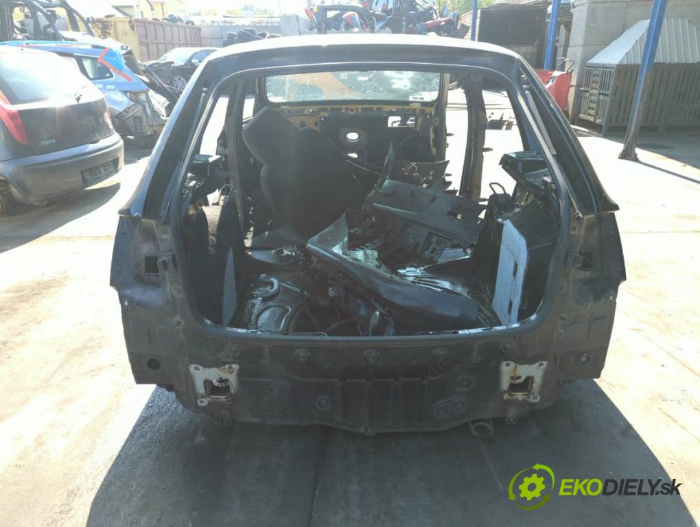 SKODA RAPID liftback 2015 55 kW 1.2 1198 KAROSERIA ČTVRŤÁK blatník zadní část levý pravý práh střecha PODŁUŻNICA levý pravý