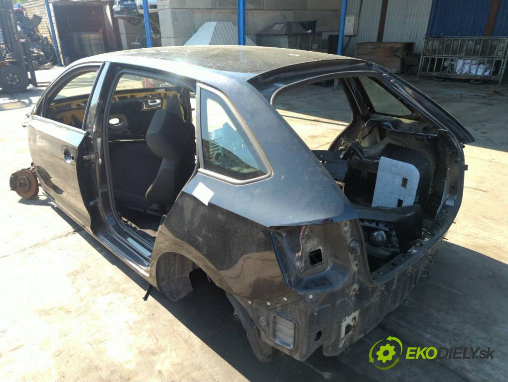 SKODA RAPID liftback 2015 55 kW 1.2 1198 KAROSERIA ČTVRŤÁK blatník zadní část levý pravý práh střecha PODŁUŻNICA levý pravý