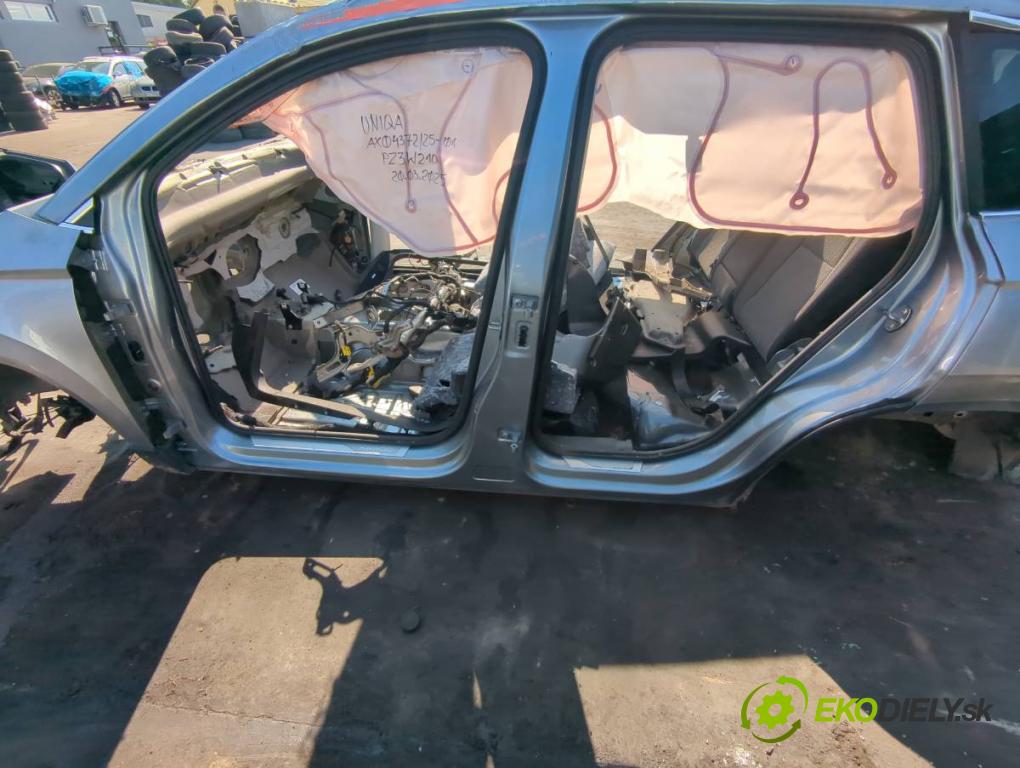 SKODA KAROQ SUV 2018 85 kW 1.6 TDI 1598 KAROSERIA ČTVRŤÁK blatník zadní část levý pravý práh střecha PODŁUŻNICA levý pravý