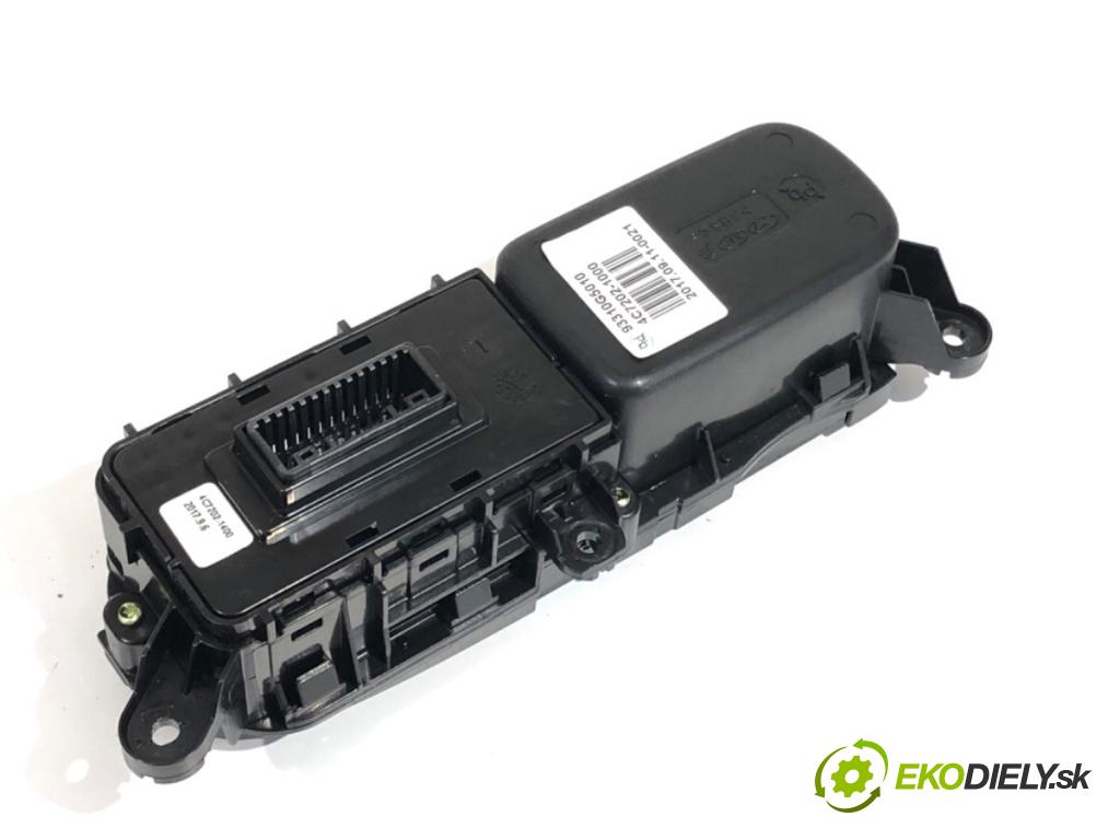 KIA NIRO SUV 2017 77 kW 1.6 GDI Hybrid 1580 Prepínač ohrievania, vyhrievania sedačky 93310G5010 (Prepínacie páčky pod volantom)