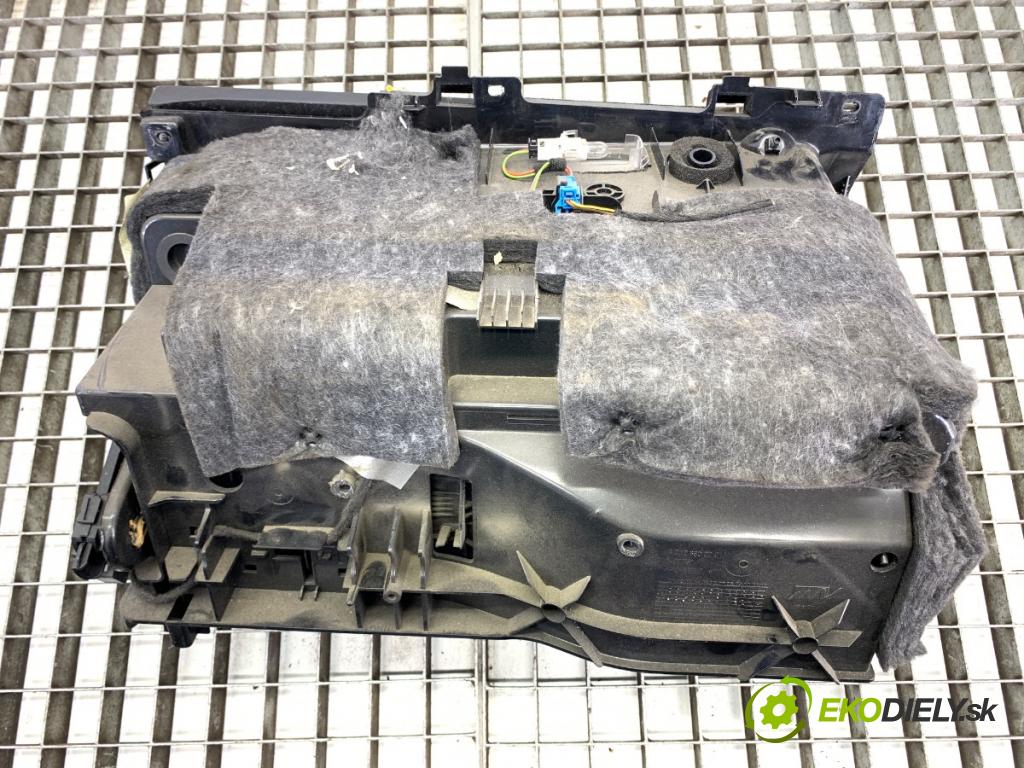 MERCEDES-BENZ W212 sedan 2012 155 kW E 350 BlueTEC (212.024) 2987 Priehradka, kastlík spolujazdca A2126800291 (Priehradka (kastlík))