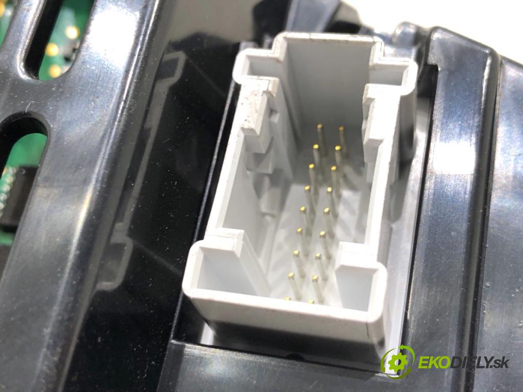 MERCEDES-BENZ W212 sedan 2012 155 kW E 350 BlueTEC (212.024) 2987 Prístrojovka A2129004313 (Prístrojová doska)