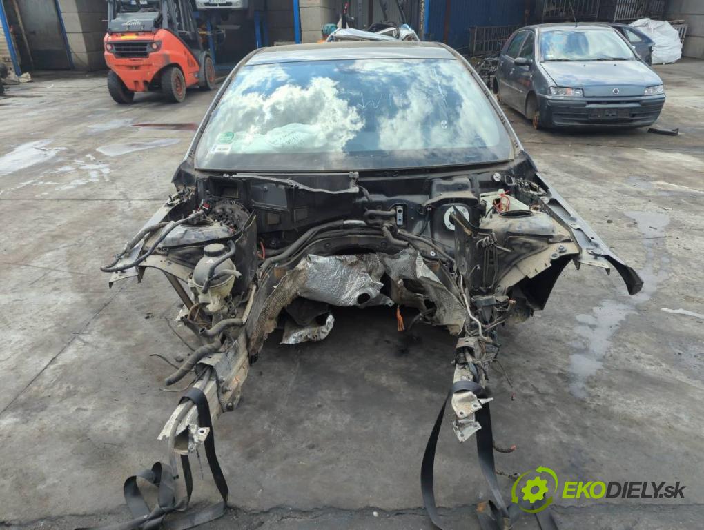 MERCEDES-BENZ W212 sedan 2012 155 kW E 350 BlueTEC (212.024) 2987 KAROSERIA ČTVRŤÁK blatník zadní část levý pravý práh střecha PODŁUŻNICA levý pravý