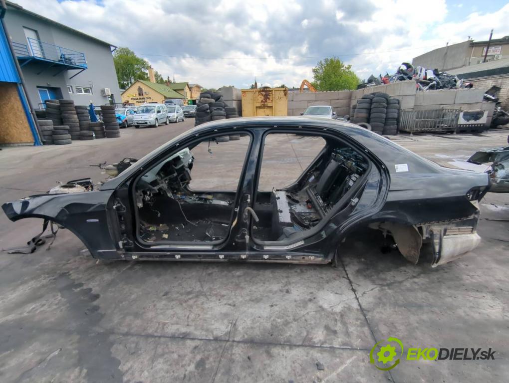 MERCEDES-BENZ W212 sedan 2012 155 kW E 350 BlueTEC (212.024) 2987 KAROSERIA ČTVRŤÁK blatník zadní část levý pravý práh střecha PODŁUŻNICA levý pravý