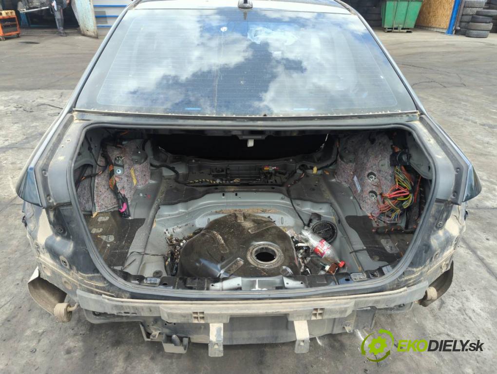 MERCEDES-BENZ W212 sedan 2012 155 kW E 350 BlueTEC (212.024) 2987 KAROSERIA ČTVRŤÁK blatník zadní část levý pravý práh střecha PODŁUŻNICA levý pravý