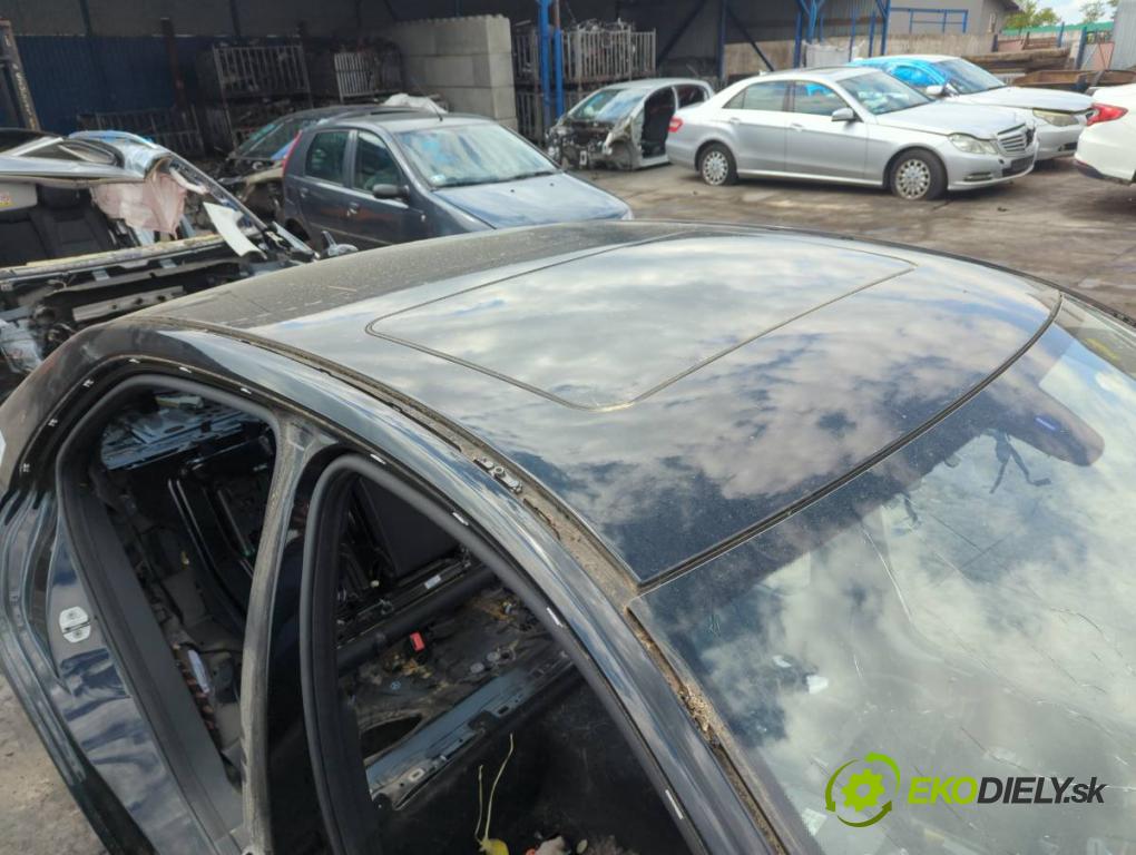 MERCEDES-BENZ W212 sedan 2012 155 kW E 350 BlueTEC (212.024) 2987 KAROSERIA ČTVRŤÁK blatník zadní část levý pravý práh střecha PODŁUŻNICA levý pravý
