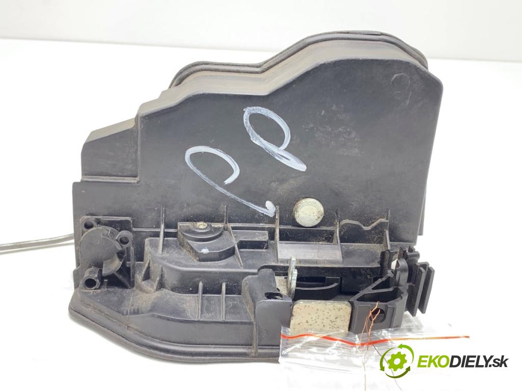 BMW E92 coupe 2009 125 kW 320 i 1995 zámok Dvere pravy predný 7229458