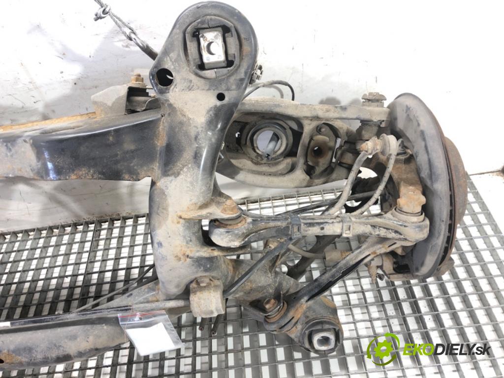 BMW E92 coupe 2009 125 kW 320 i 1995 výztuha zadní část 6783713