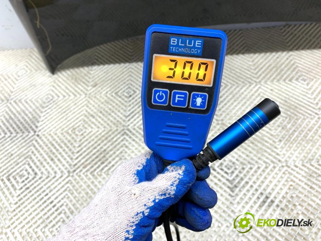 BMW E92 coupe 2009 125 kW 320 i 1995 kapota (Kapoty)