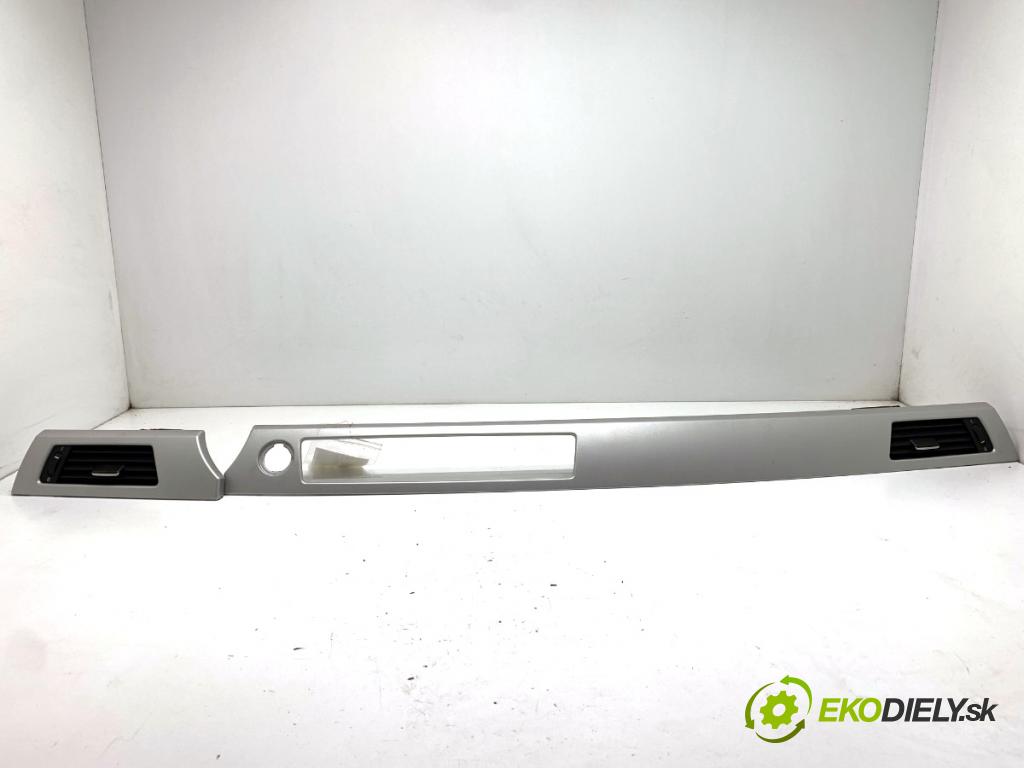 BMW E92 coupe 2009 125 kW 320 i 1995 lišty kryt  (Lišta)