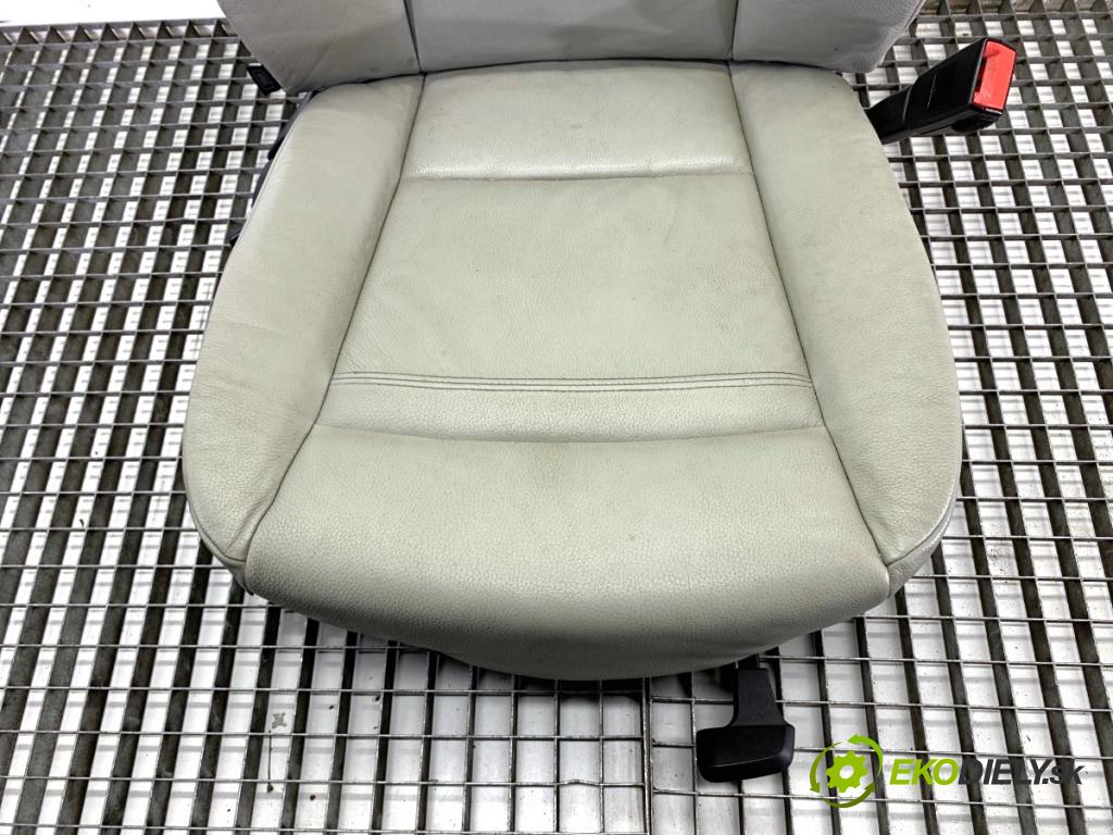 BMW E92 coupe 2009 125 kW 320 i 1995 Sedadlo pravy predný