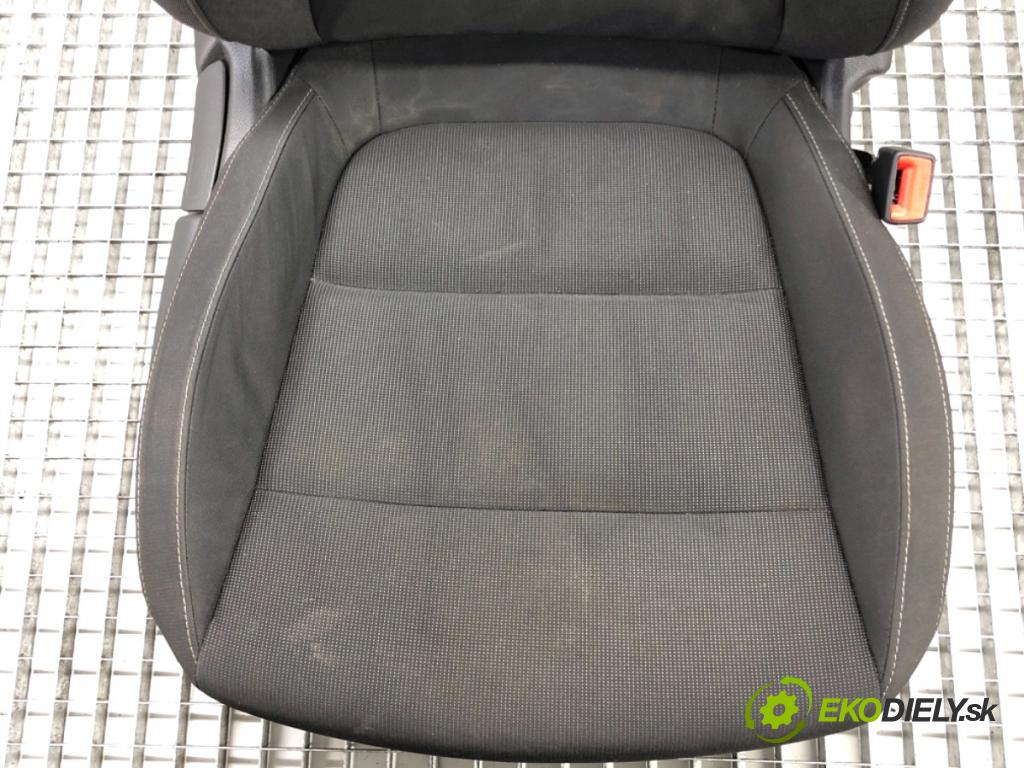 KIA RIO IV liftback 2017 73 kW 1.4 1368 Sedadlo pravy predný