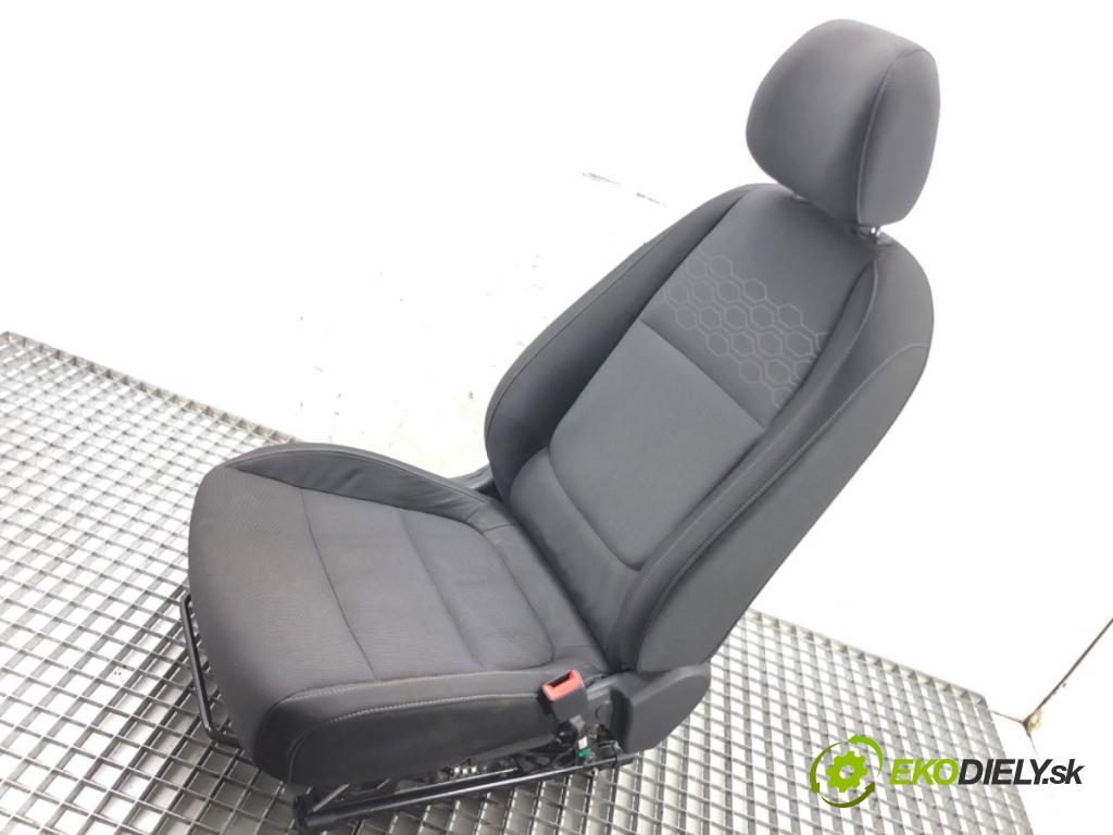 KIA RIO IV liftback 2017 73 kW 1.4 1368 Sedadlo pravy predný