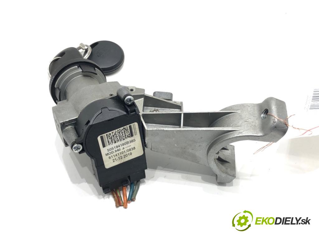 ALFA ROMEO GIULIETTA liftback 2011 77 kW 1.6 JTDM (940FXD1A) 1598 spinačka 01098401 (Spínacia skrinka)