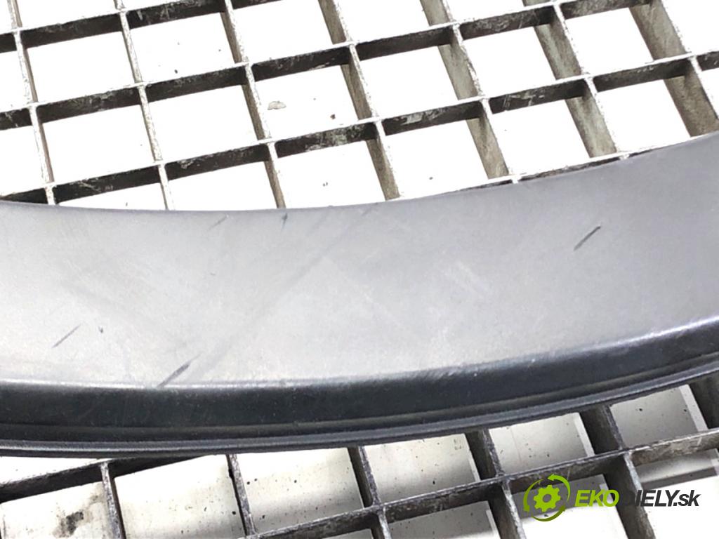 MAZDA CX-9 SUV 2012 204 kW 3.7 3726 Lišta blatníka zad pravá TD1151W51 (Lišta)