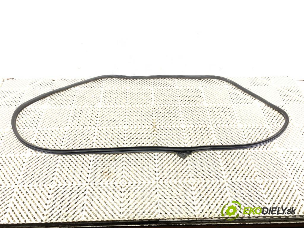 MAZDA CX-9 SUV 2012 204 kW 3.7 3726 těsnění dveře zadní část levá strana 50CS-T03 (Ostatní)