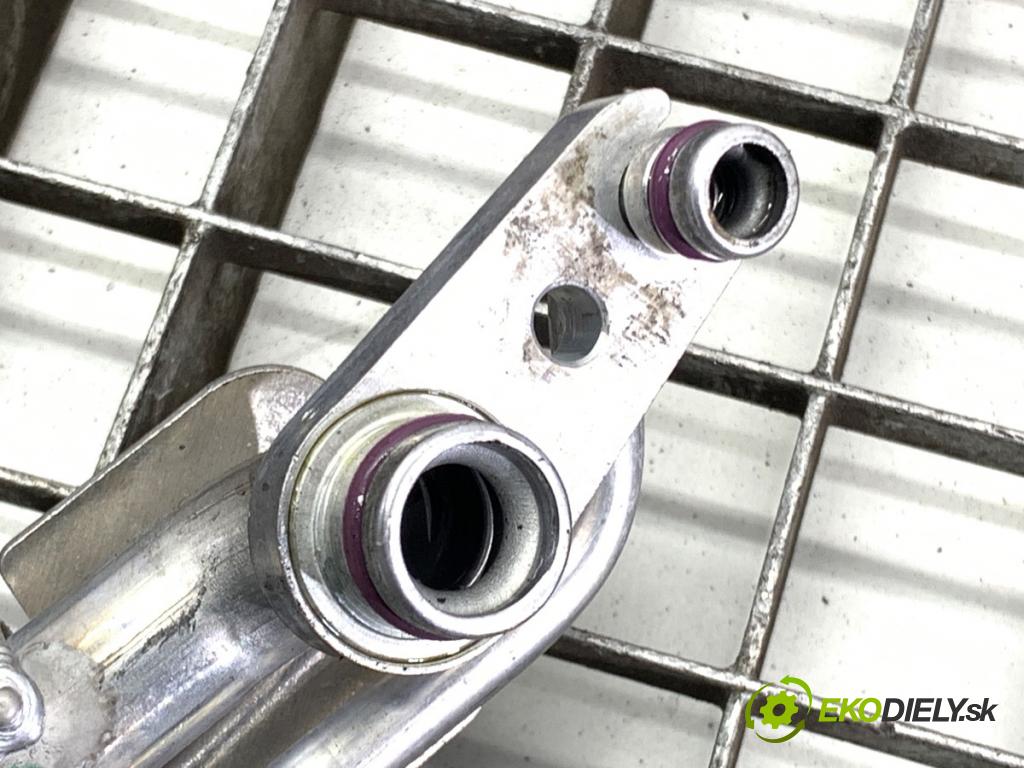 SKODA KAROQ SUV 2018 85 kW 1.6 TDI 1598 rúrka klimatizácie 5Q1816738H (Rúrka klimatizácie)