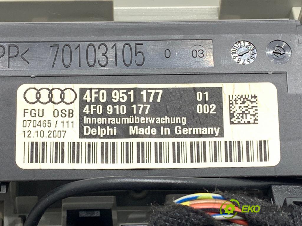 AUDI Q7 4L SUV 2008 240 kW 4.2 TDI quattro 4134 svetlo stropné 4L0947135Q (Osvetlenie interiéru)