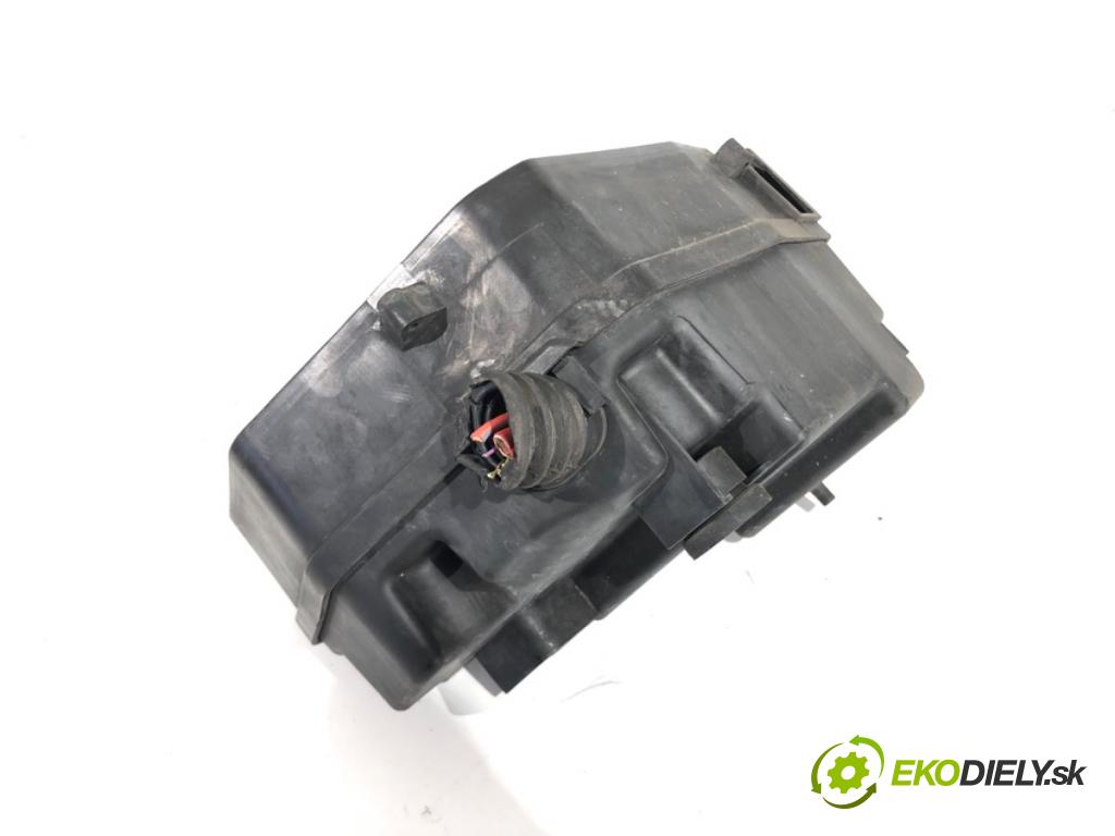 AUDI Q7 4L SUV 2008 240 kW 4.2 TDI quattro 4134 skříňka poistková 7L0937576B (Pojistkové skříňky)