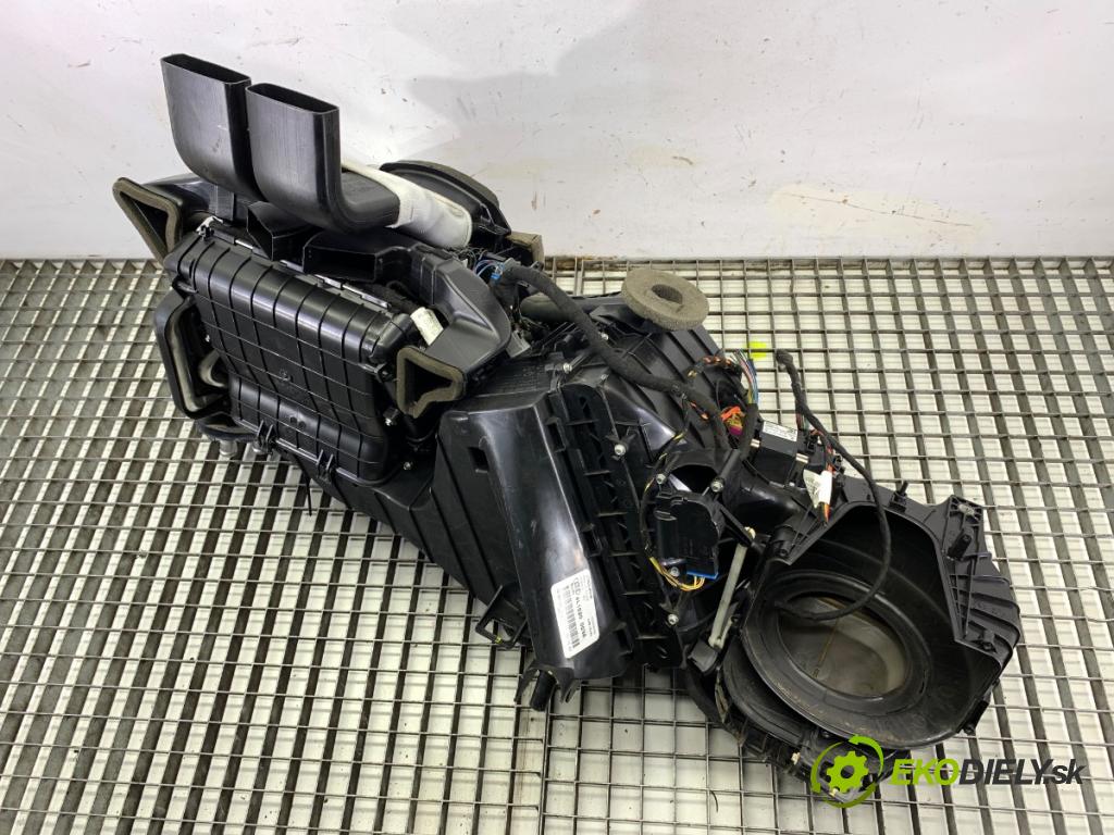 AUDI Q7 4L SUV 2008 240 kW 4.2 TDI quattro 4134 topné těleso radiátor topení 4L1820003R (Radiátory topení)