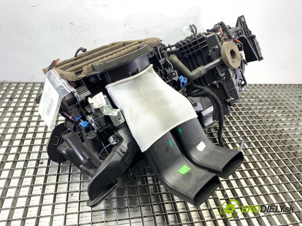 AUDI Q7 4L SUV 2008 240 kW 4.2 TDI quattro 4134 topné těleso radiátor topení 4L1820003R (Radiátory topení)