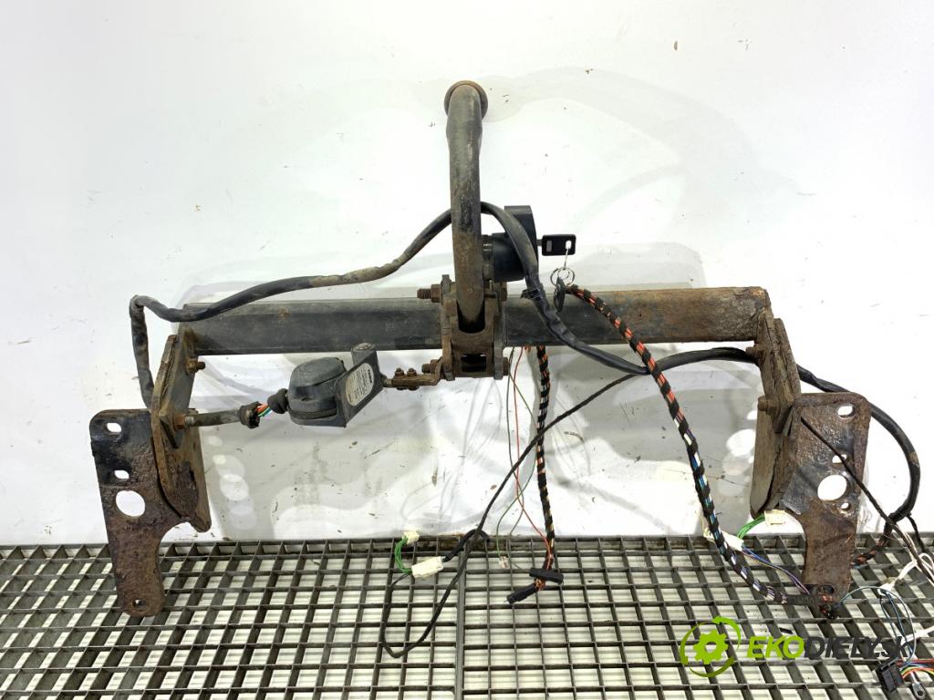 TOYOTA AVENSIS T27 Kombi 2009 112 kW 2.0 (ZRT272_) 1987 Hák tažné zařízení  (Tažná zařízení)