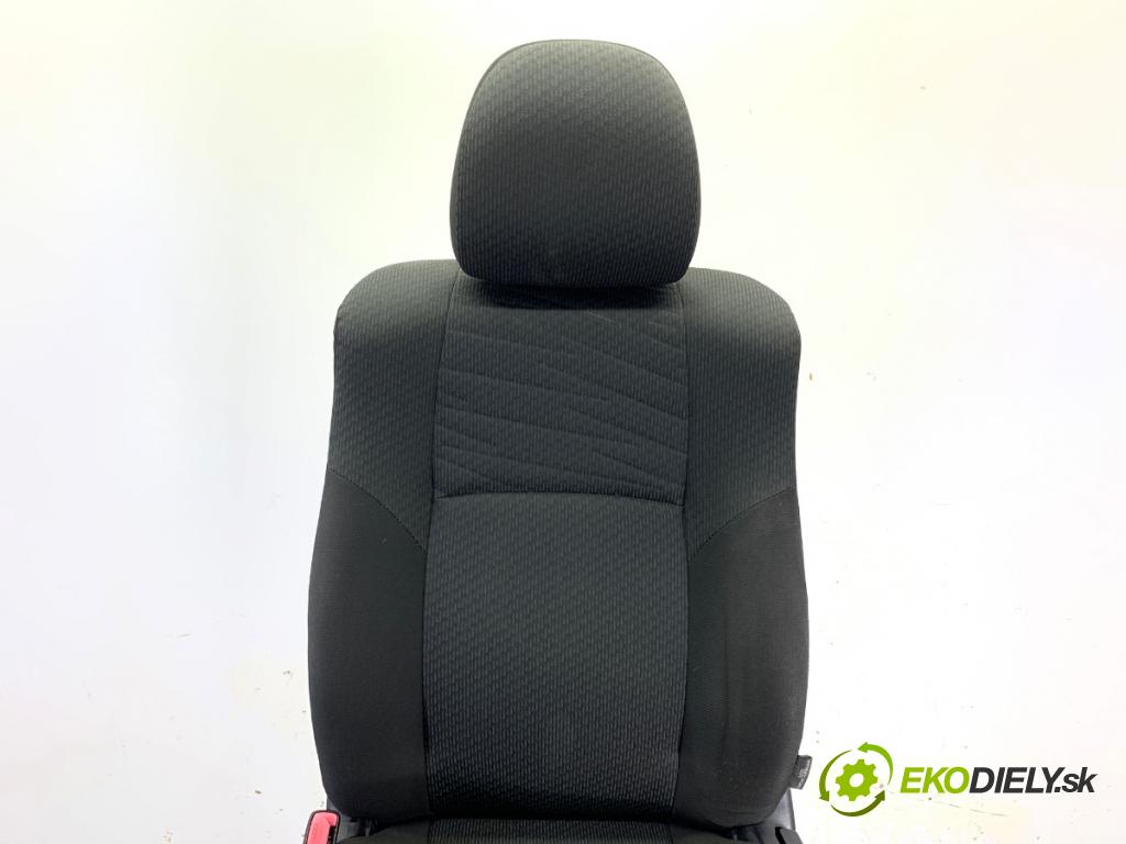 TOYOTA AVENSIS T27 Kombi 2009 112 kW 2.0 (ZRT272_) 1987 Sedadlo ľavy predný