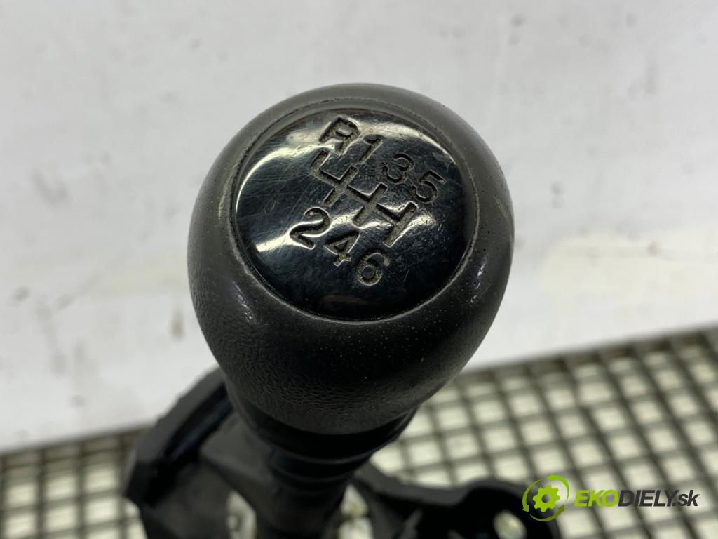 FIAT DOBLO II Autobus 2019 74 kW 1.6 D Multijet (263AXE1B) 1598 kulisa 553468290E (Rýchlostné páky / kulisy)