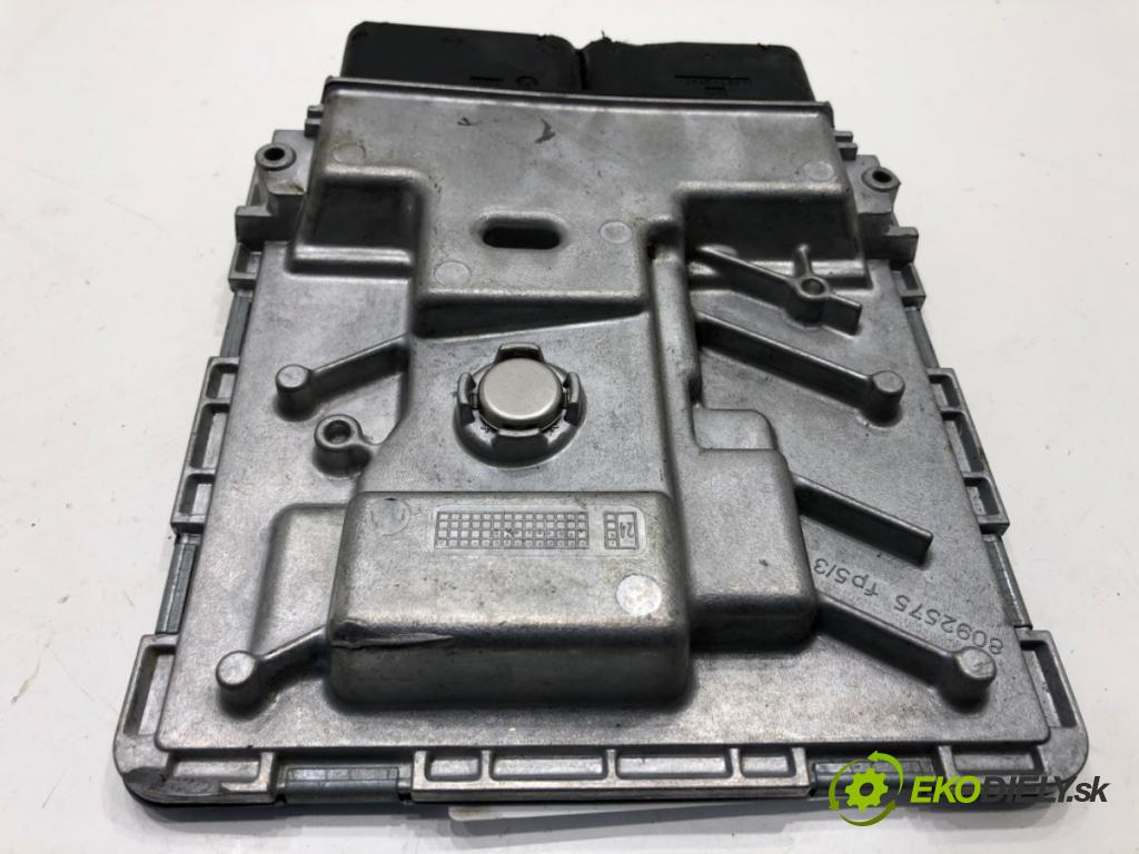 SKODA 2.0 TSI  2024 195 kW 2.0 TSI 195 kW [265 KM] benzyna 2023 - 1984 riadiaca jednotka Motor 06K907425AA (Riadiaca jednotka)