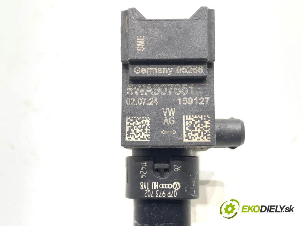 SKODA 2.0 TSI  2024 195 kW 2.0 TSI 195 kW [265 KM] benzyna 2023 - 1984 Snímač nárazu 5WA907651 (Snímač nárazu)