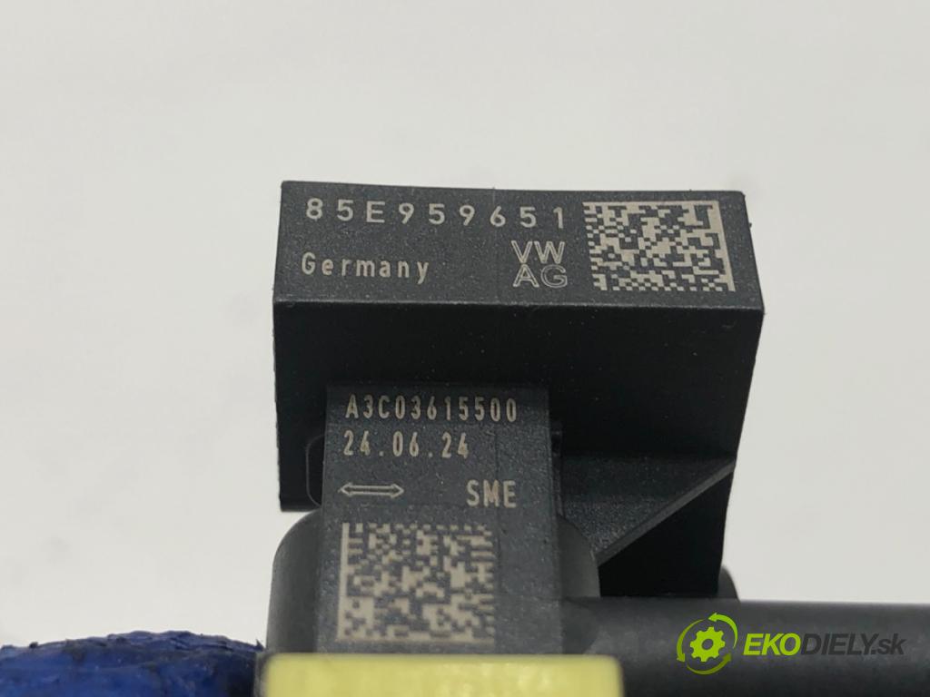 SKODA 2.0 TSI  2024 195 kW 2.0 TSI 195 kW [265 KM] benzyna 2023 - 1984 Snímač nárazu 85E959651 (Snímač nárazu)