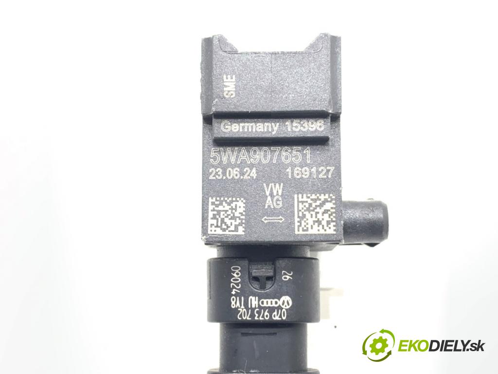 SKODA 2.0 TSI  2024 195 kW 2.0 TSI 195 kW [265 KM] benzyna 2023 - 1984 Snímač nárazu 5WA907651 (Snímač nárazu)