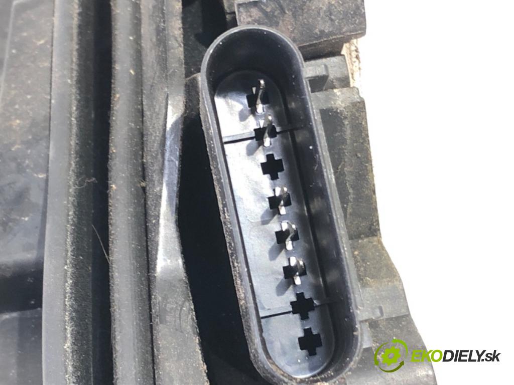 FORD MONDEO MK5 sedan 2014 130 kW 2.0 Hybrid 1999 zámok dveře pravý zadní část