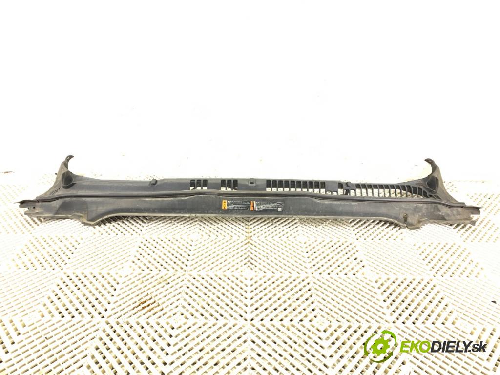 FORD MONDEO MK5 sedan 2014 130 kW 2.0 Hybrid 1999 Torpédo, plast pod čelné okno DS73-F02216-AE (Torpédo (plast pod čelným sklom))