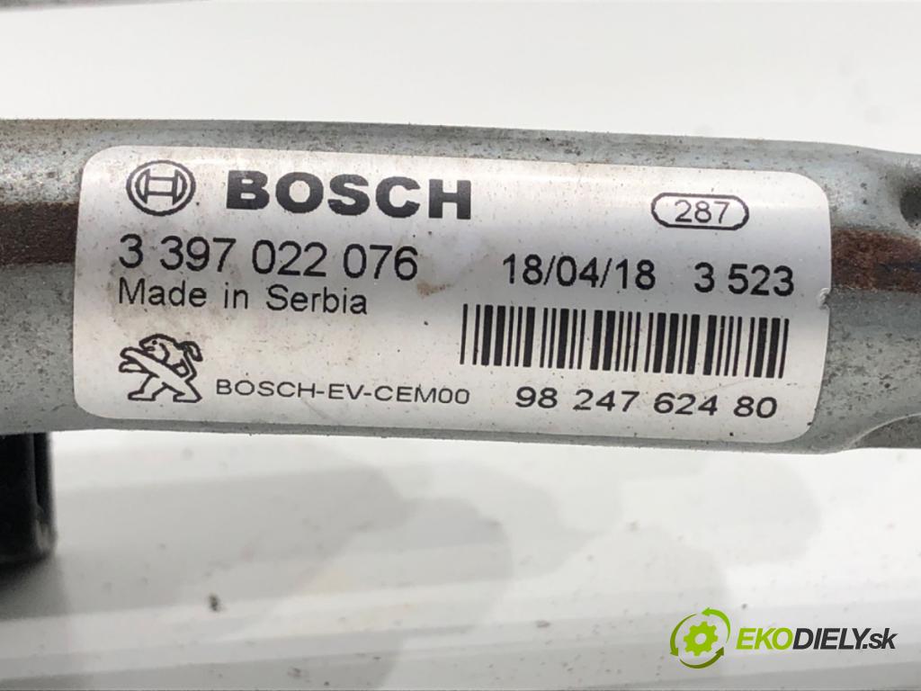 PEUGEOT 3008 SUV 2018 96 kW 1.5 BlueHDi 130 1499 Mechanizmus stieračov predný 9824762480 (Motorček stieračov predný)