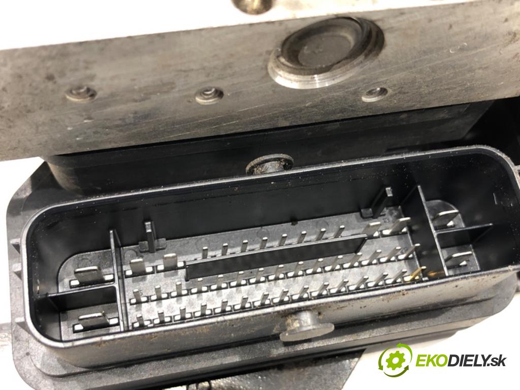 PEUGEOT 3008 SUV 2018 96 kW 1.5 BlueHDi 130 1499 Pumpa ABS 9812786180 (Pumpa ABS)