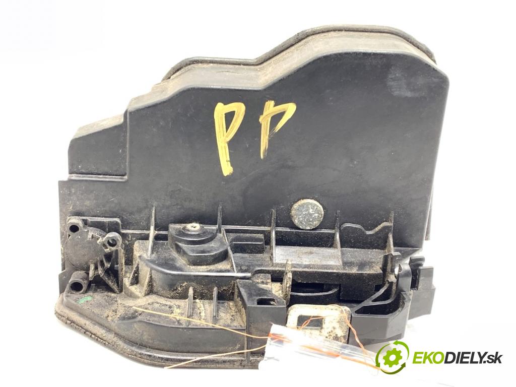 BMW E60 sedan 2003 125 kW 520 i 2171 zámok dveře pravý přední část 7036170