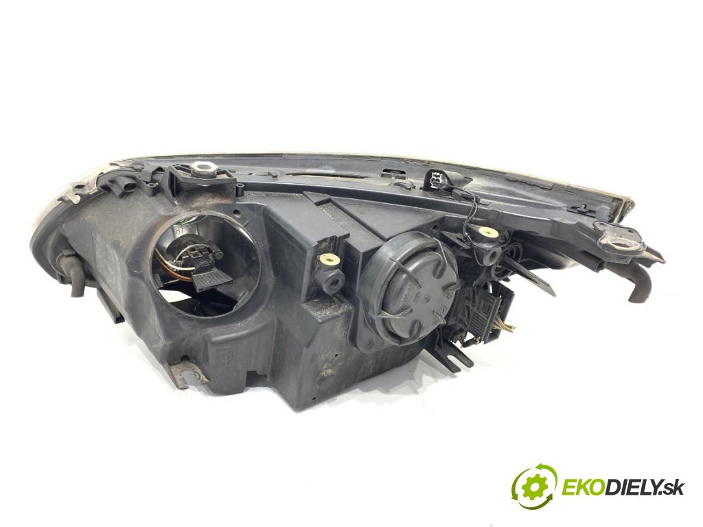 BMW E60 sedan 2003 125 kW 520 i 2171 světlomet pravý přední část 158722-00