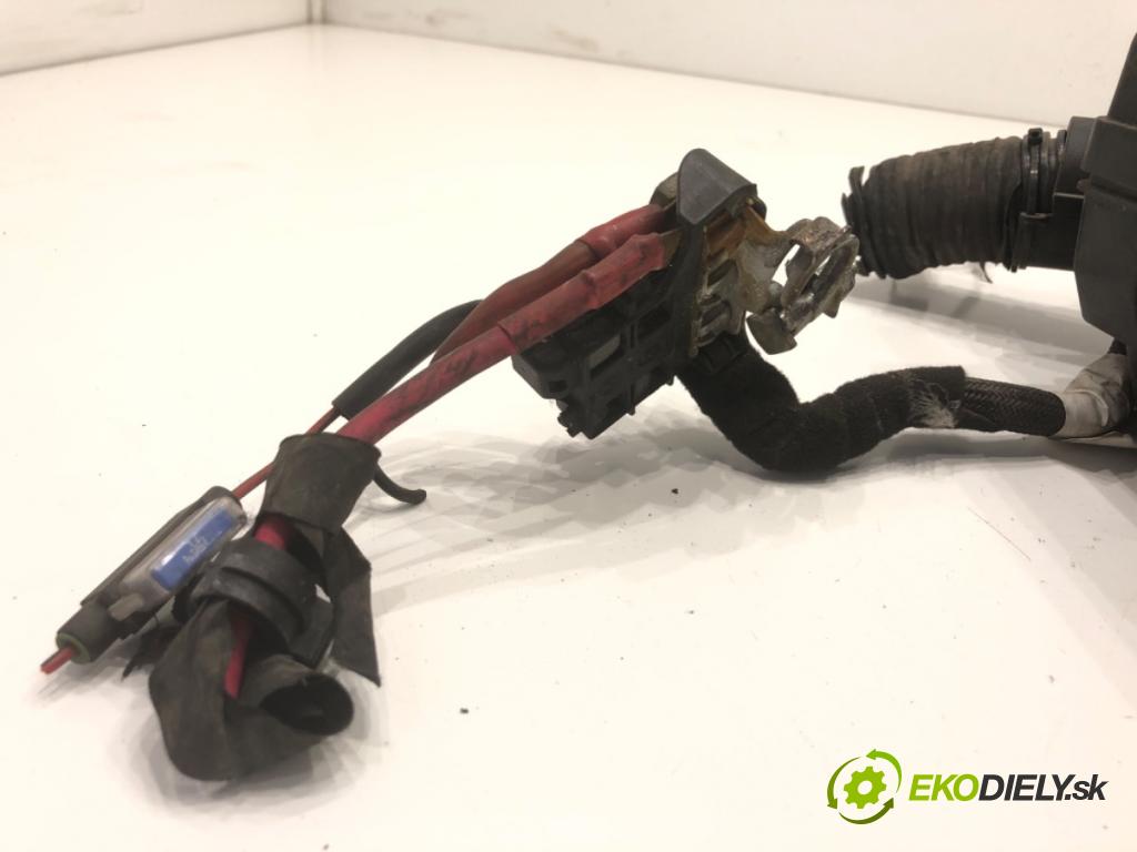 FIAT TIPO sedan 2018 70 kW 1.4 (356SXA1B) 1368 skříňka poistková (Pojistkové skříňky)