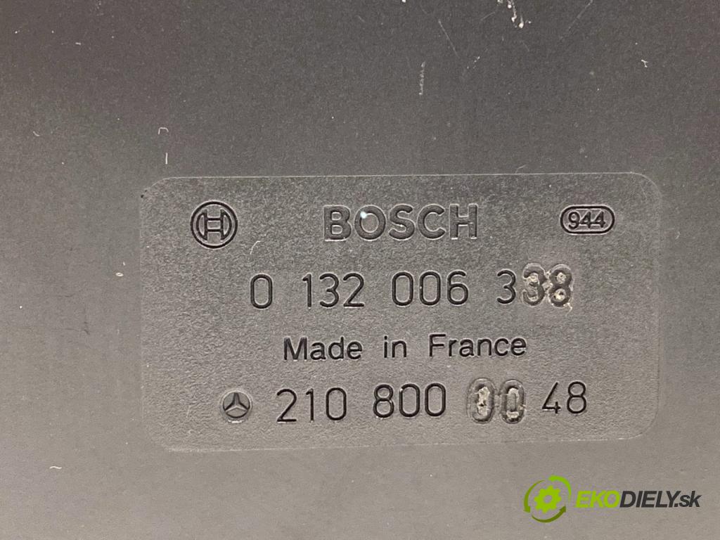 MERCEDES-BENZ W210 sedan 1996 95 kW E 290 Turbo-D (210.017) 2874 pumpa centrálneho zámku 2108000048 (Riadiaca jednotka centrálneho zámku)