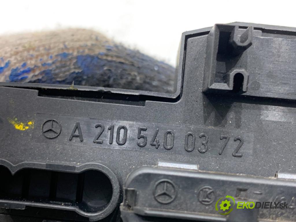MERCEDES-BENZ W210 sedan 1996 95 kW E 290 Turbo-D (210.017) 2874 Modul BSI A2105400372 (Poistková skrinka)