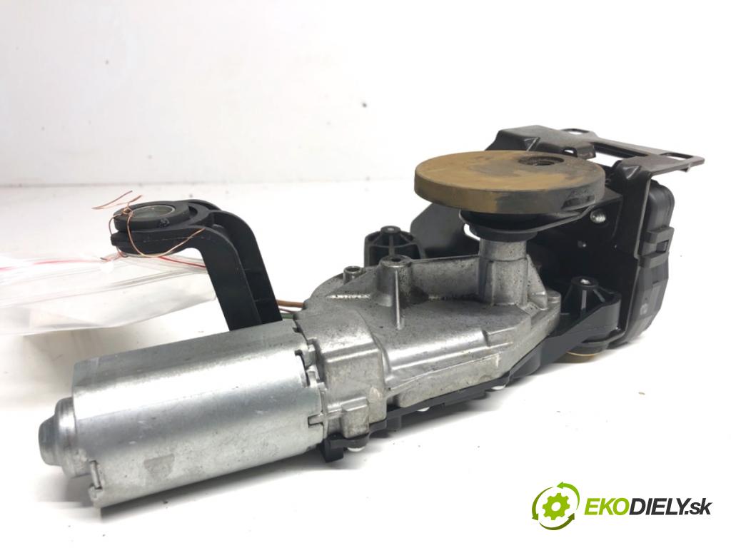 BMW E61 Kombi 2006 130 kW 525 d 2497 motor stěračů zadní část 1397220497