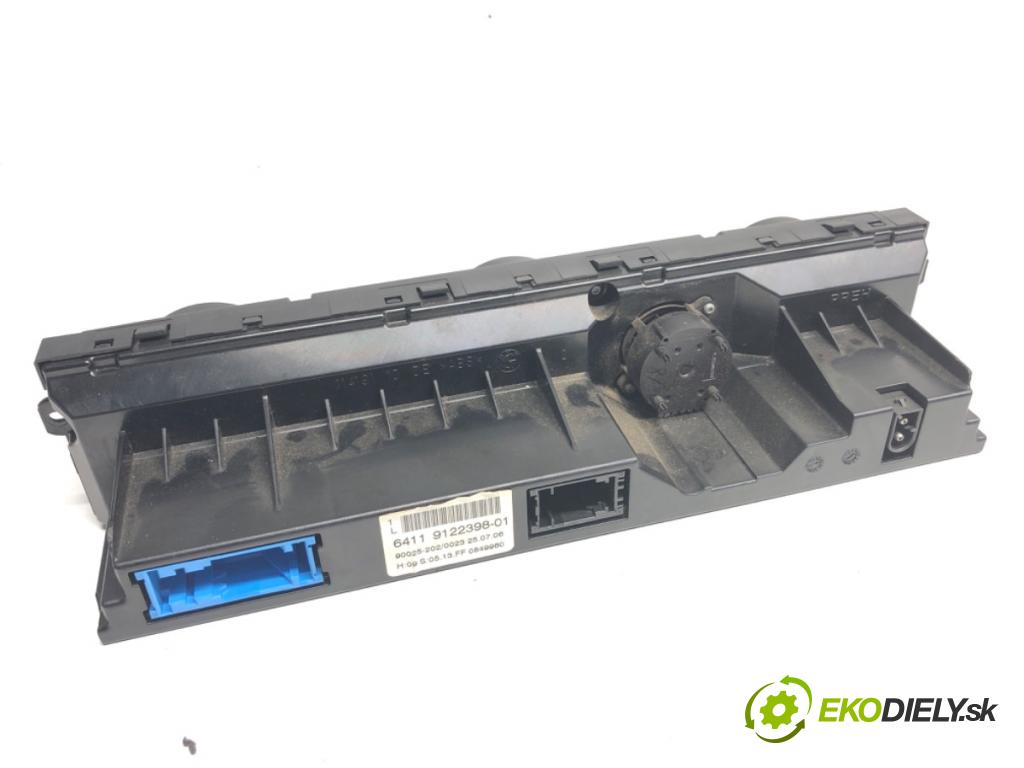 BMW E61 Kombi 2006 130 kW 525 d 2497 Panel ovládania kúrenia 9122398 (Prepínacie páčky pod volantom)