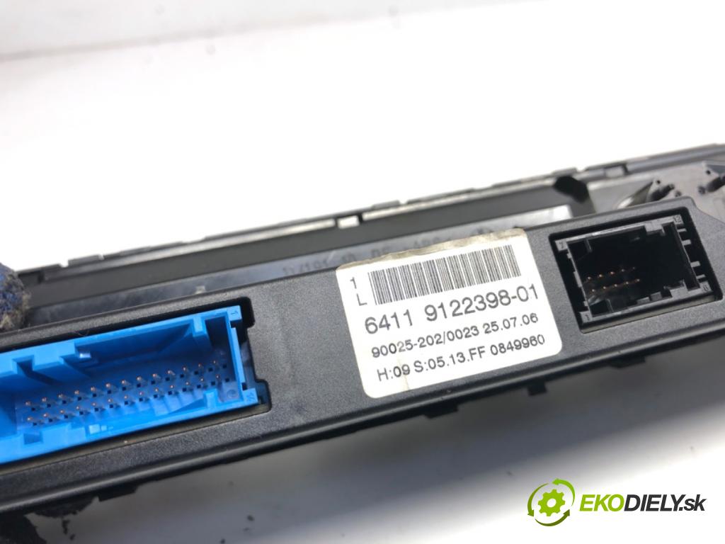 BMW E61 Kombi 2006 130 kW 525 d 2497 Panel ovládania kúrenia 9122398 (Prepínacie páčky pod volantom)