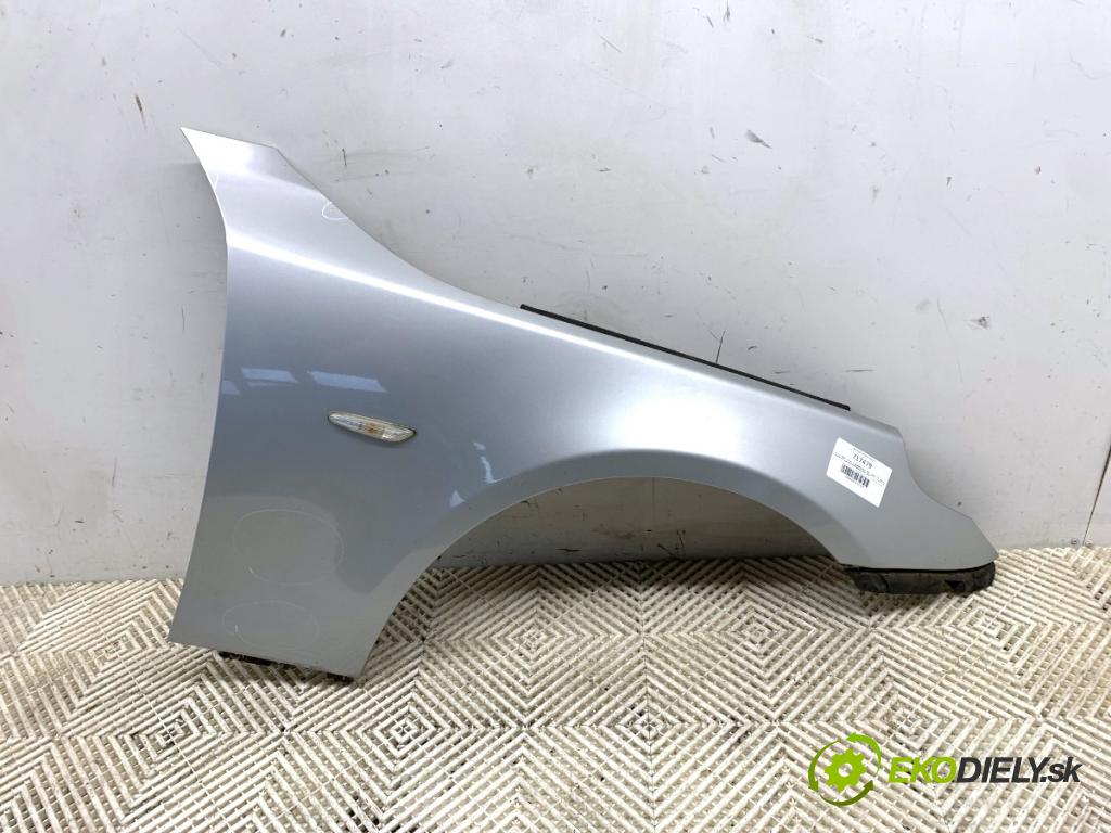 BMW E61 Kombi 2006 130 kW 525 d 2497 blatník pravý přední část 